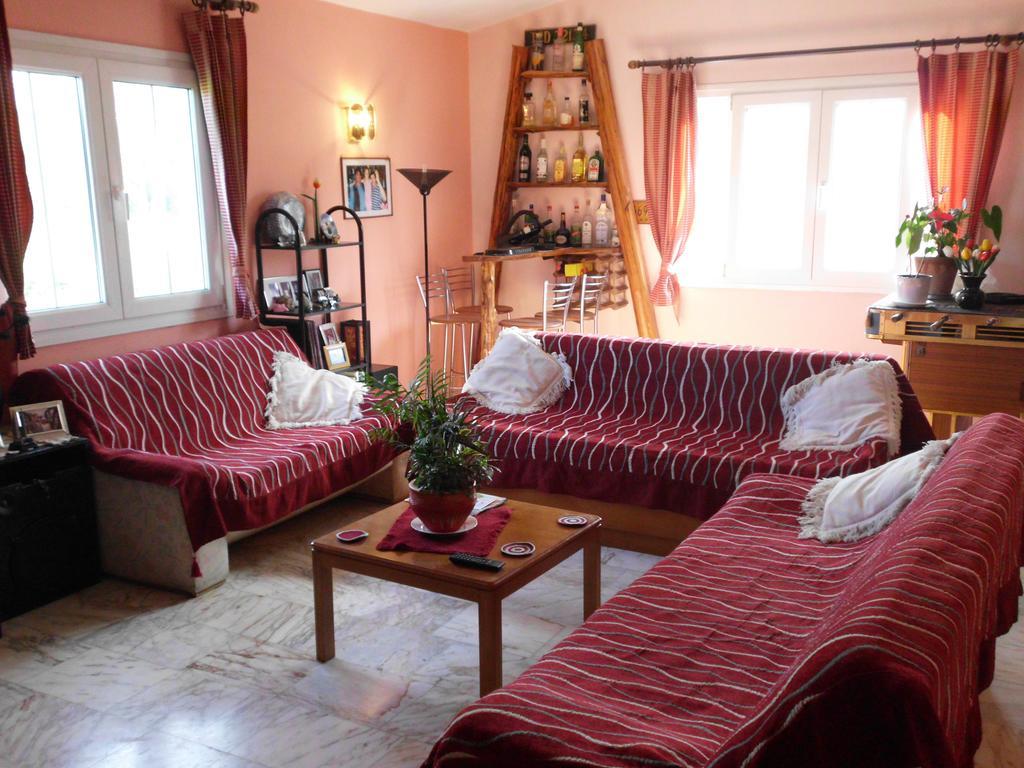 Апартаменты Tom'S House Skriperon Экстерьер фото
